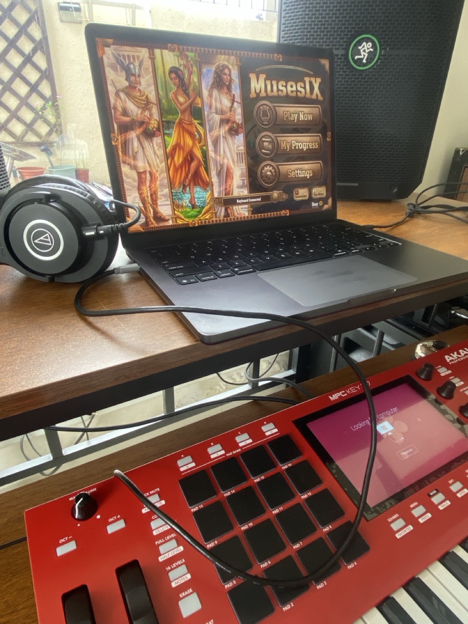 Connect MIDI keyboard to laptop